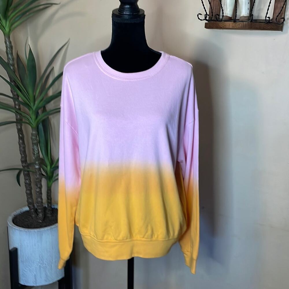 Elodie NWT pink and orange Ombré sweatshirt